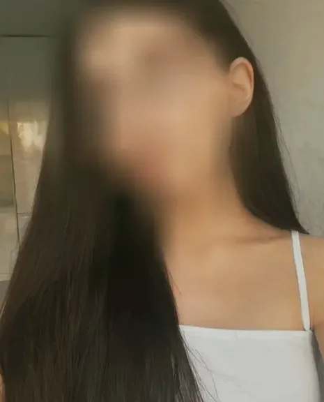 Amelie, 23