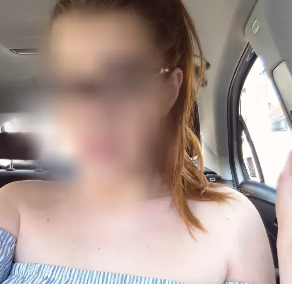 Amina, 27