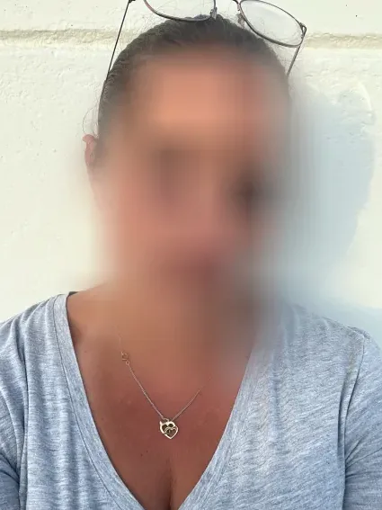 Astrid, 33