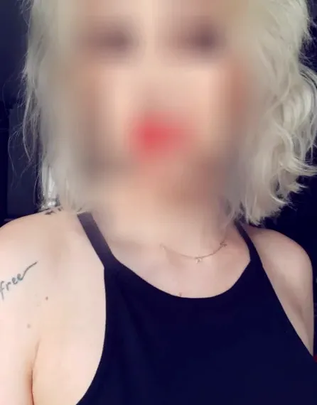 Daniela, 37