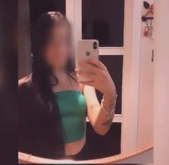 Elif, 20