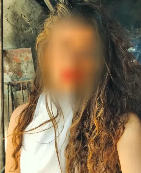 Emily, 32