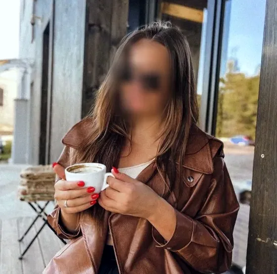 Fabienne, 27