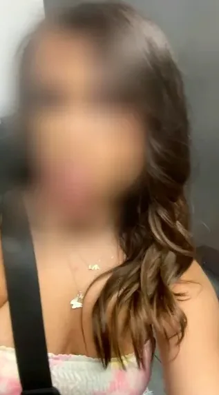 Ingrid, 24