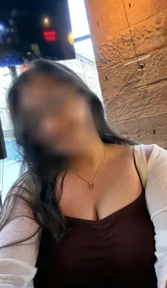 Isabella, 24