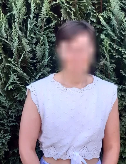 Julia, 27