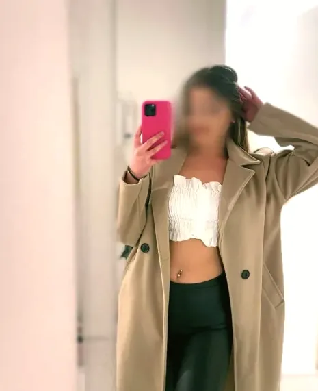 Lara, 19