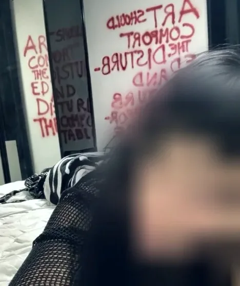 Lara, 19
