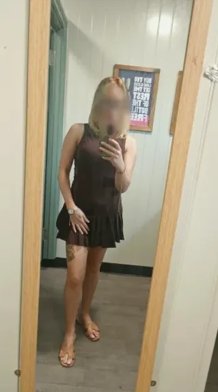 Leonie, 36