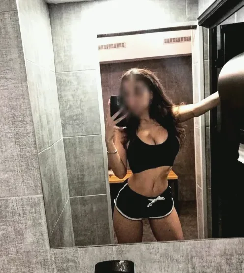 Melanie, 31