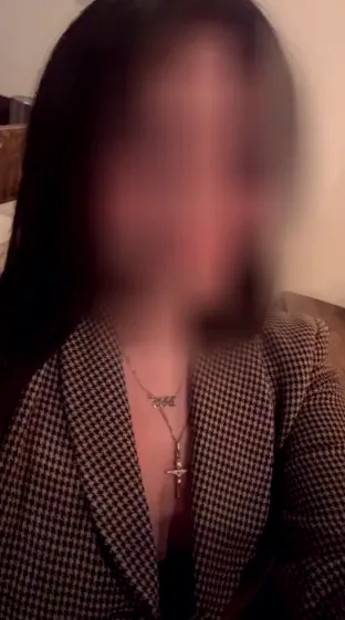 Mia, 29