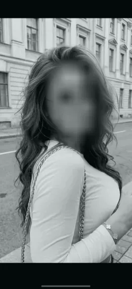 Michaela, 29