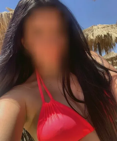 Nina, 31