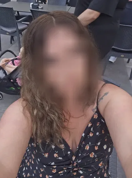 Sabrina, 36