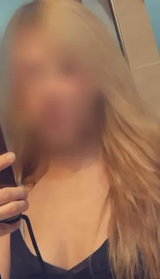 Sabrina, 30