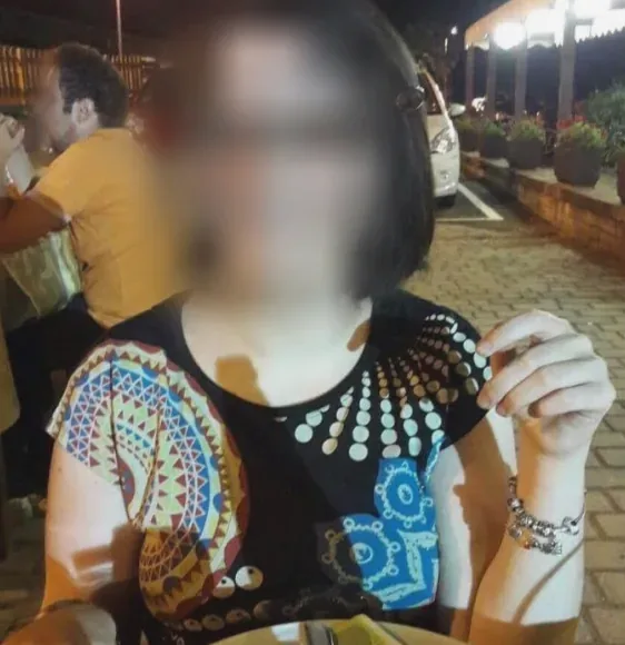 Silvia, 32