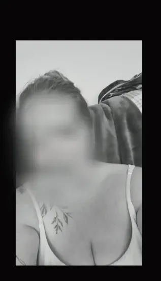 Yvonne, 28